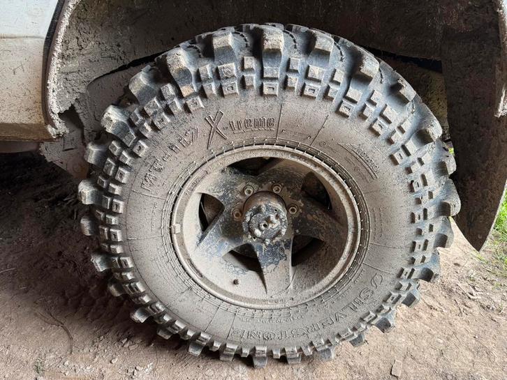 Pneu 33 10.5  r15 silverstone mt117 xtreme 6x139.7, Autos : Pièces & Accessoires, Pneus & Jantes, Pneu(s), Autre, Autre, Autre