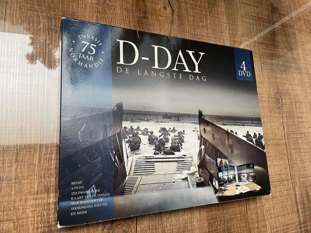 D-DAY 75 jaar Invasie Normandië ( boek en 4 DVD's ), Cd's en Dvd's, Dvd's | Documentaire en Educatief, Oorlog of Misdaad, Alle leeftijden