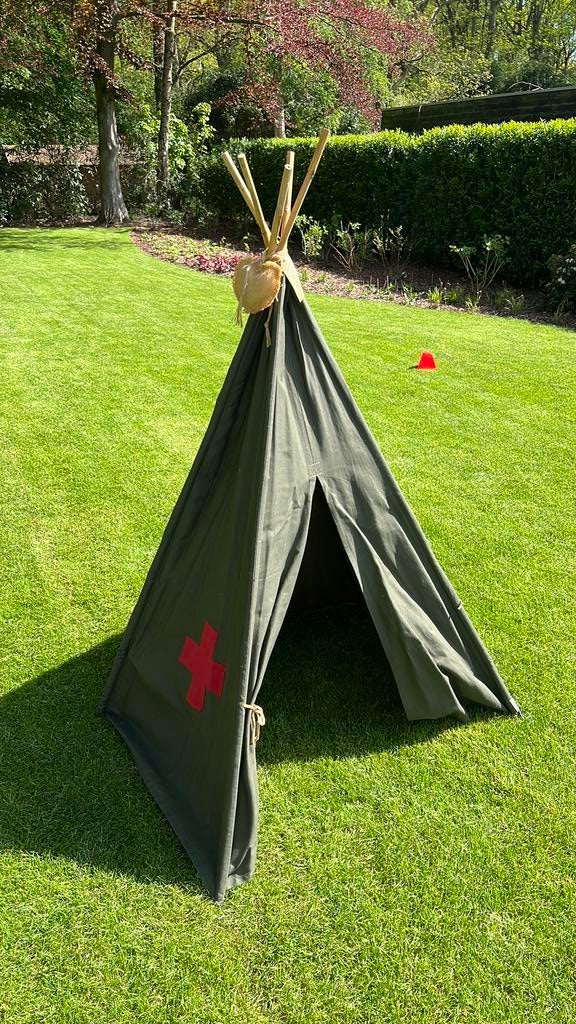 Tipi pour enfants vert foncé avec croix rouge, Enlèvement, Utilisé