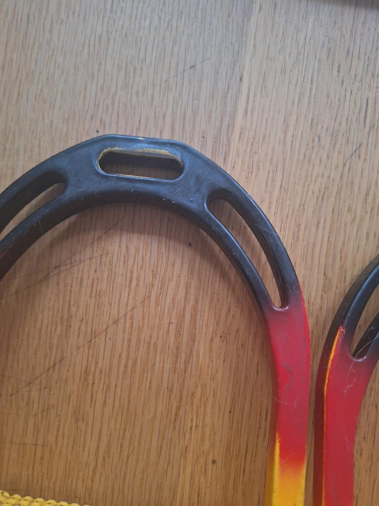 Stijgbeugels, Enlèvement, Utilisé, Récréation