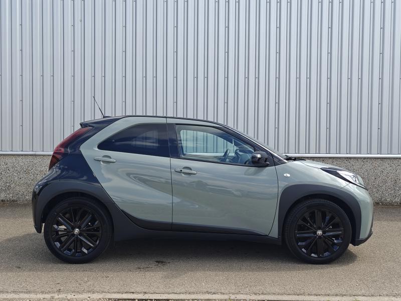 Toyota Aygo X Black Edition / 11.000 KM !!!, 110 g/km, 72 pk, Bedrijf, 5 deurs