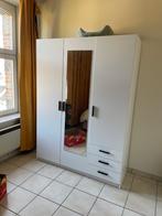 Garde-robe avec miroir, Enlèvement