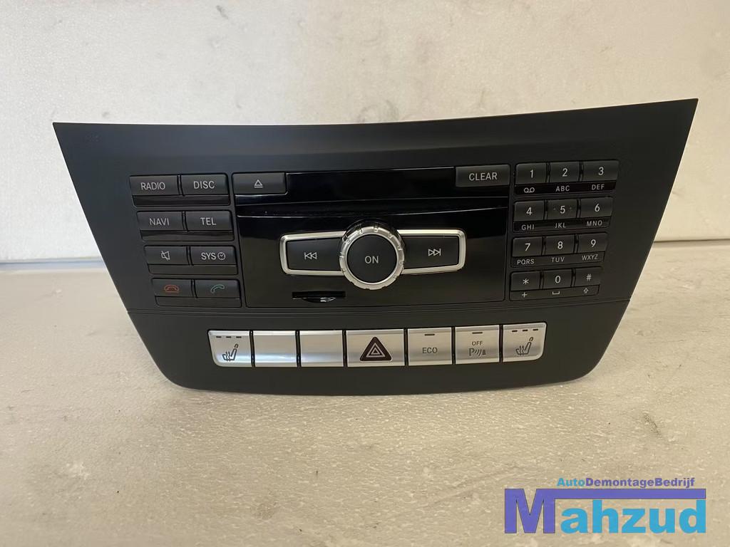 MERCEDES C KLASSE W204 Radio navigatie 2011-2012 A2049004714, Auto-onderdelen, Elektronica en Kabels, Mercedes-Benz, Gebruikt