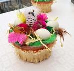 Pasen : decoratiepotje met eitjes, versiering ..., Enlèvement