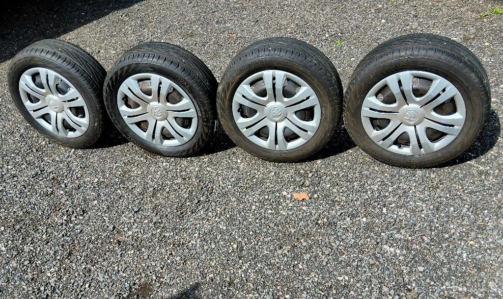 4 jantes Skoda avec pneus été 195/55-15, Ophalen, Gebruikt, 15 inch, Banden en Velgen