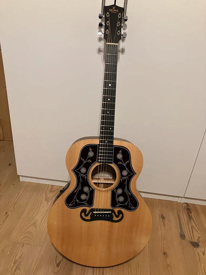 Sigma GJME grand jumbo met gibson slagplaten, Muziek en Instrumenten, Snaarinstrumenten | Gitaren | Akoestisch, Zo goed als nieuw