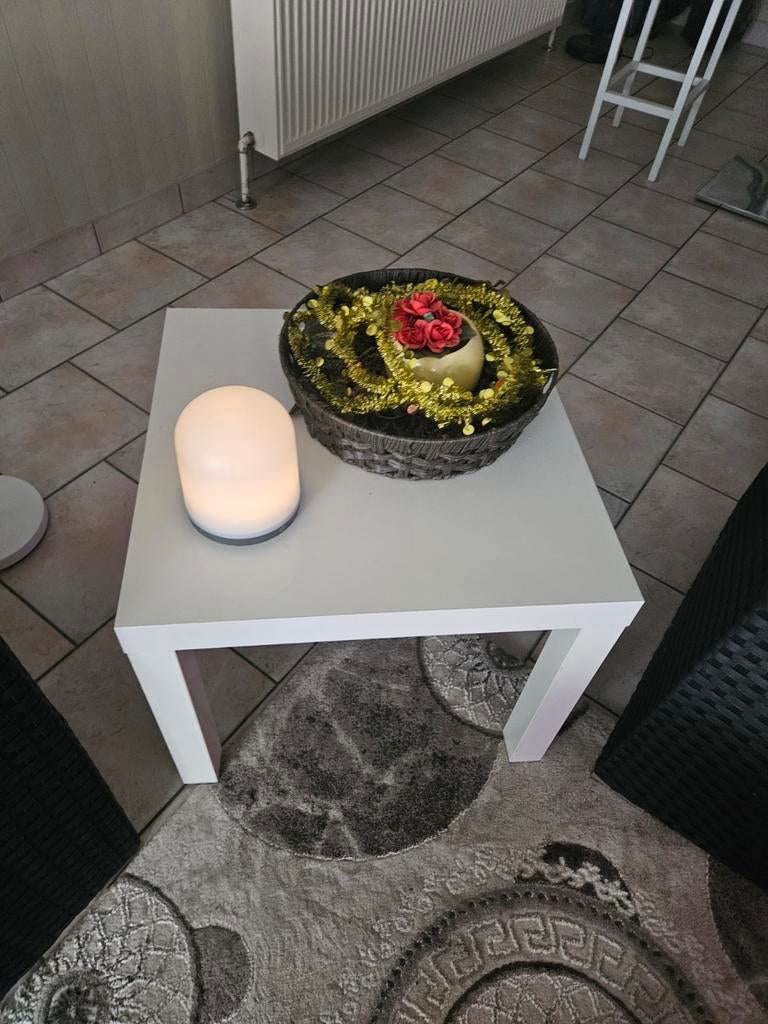 Très belle table d'appoint blanche, Enlèvement