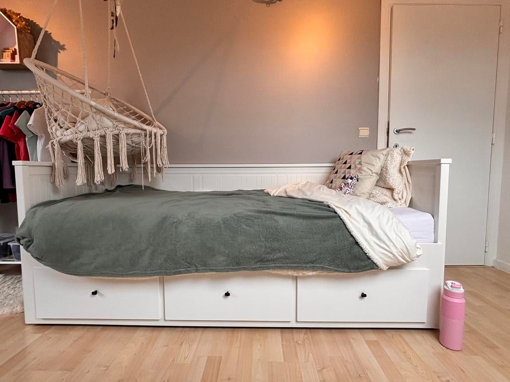 Bed Hemnes ikea met 3 schuiven uitrekbaar tot160cm, Kinderen en Baby's, Ophalen, Zo goed als nieuw, Lattenbodem