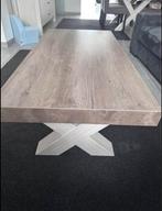 tables dans le salon, Enlèvement, Comme neuf