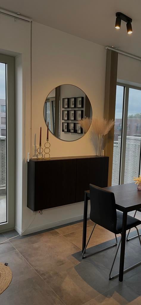 Zwarte wandkast, Huis en Inrichting, Kasten | Wandmeubels, Ophalen, Zo goed als nieuw, Overige houtsoorten, Met deur(en)