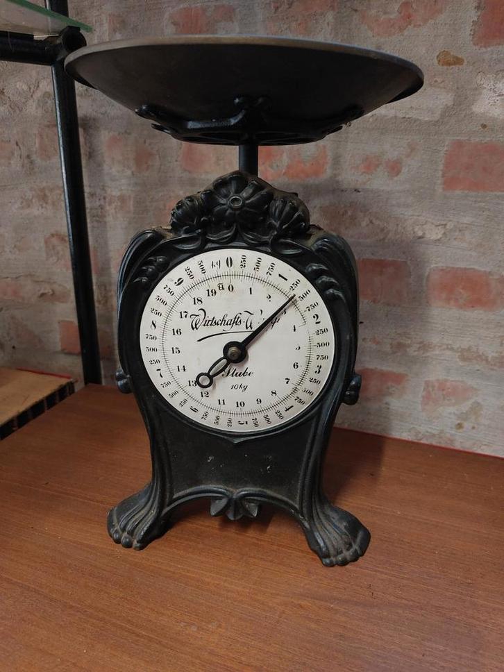 Balance de cuisine ancienne en fonte Stube 10 kg — décoratio, Antiquités & Art, Curiosités & Brocante, Enlèvement