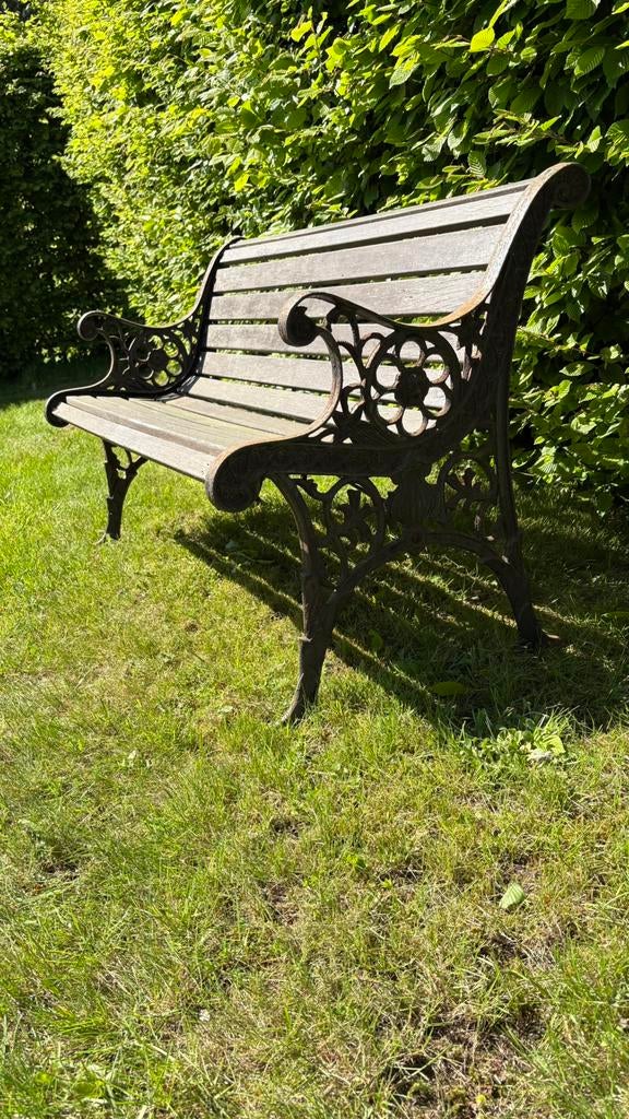 Tuinbank met gietijzeren poten, Ophalen, Zo goed als nieuw, Hout