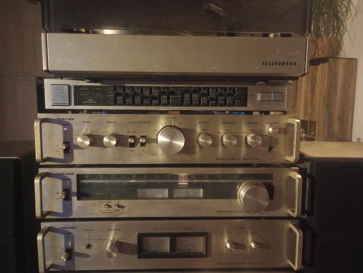 Vintage stereo Toshiba 330, Audio, Tv en Foto, Stereoketens, Gebruikt, Cassettedeck, Tuner of Radio, Speakers, Overige merken