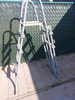 Ladder zwembad, Ophalen, Ladder