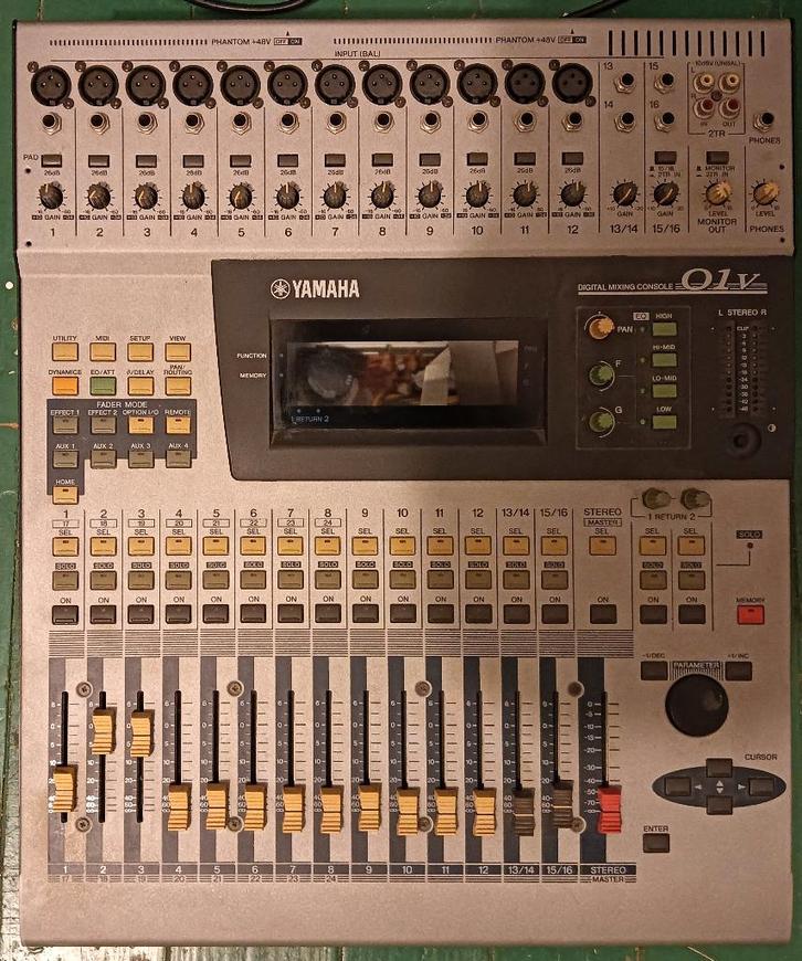 Yamaha 01V digitale mengtafel., Muziek en Instrumenten, Mengpanelen, Ophalen of Verzenden