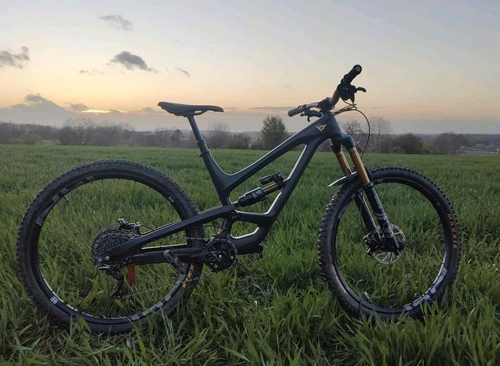 Mtb Yt capra cf pro race 2021, Fietsen en Brommers, Fietsen | Mountainbikes en ATB, Zo goed als nieuw, Overige merken, 49 tot 53 cm