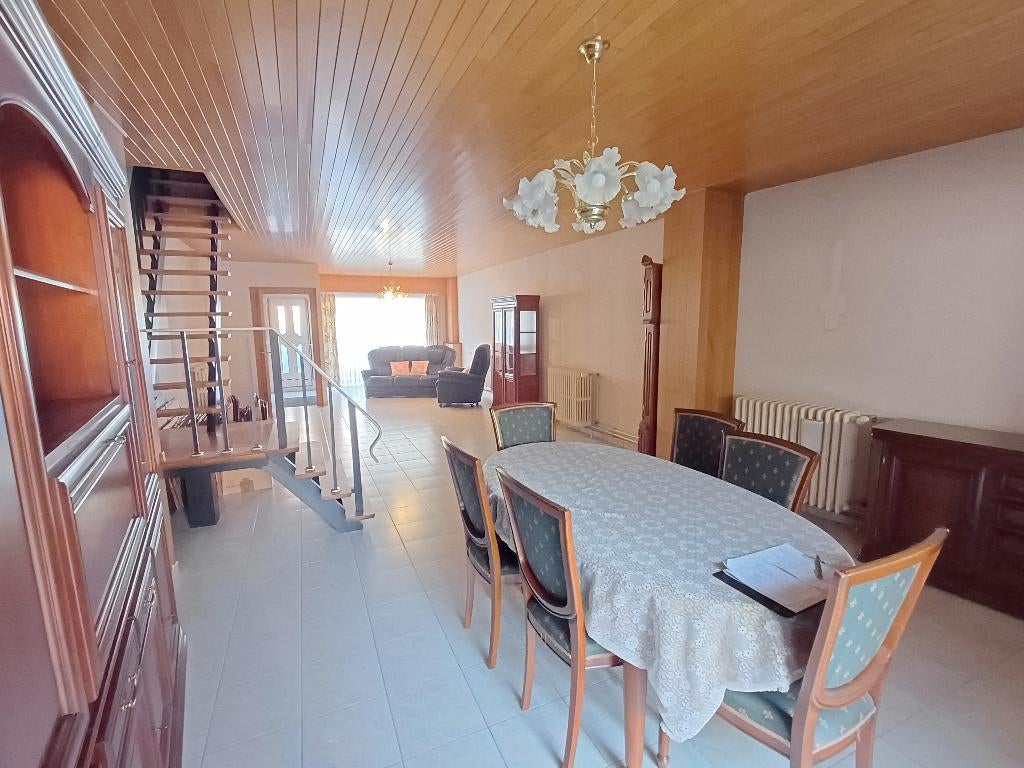 Maison mitoyenne avec jardin & poss. d'acquérir un garage, Immo, Maisons à vendre, Province de Hainaut, Jusqu'à 200 m², Maison 2 façades