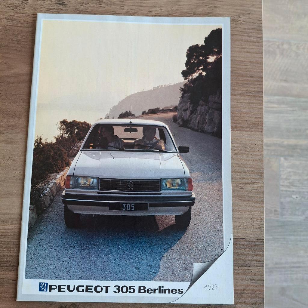 PEUGEOT 305 Berlines  1983, Livres, Autos | Brochures & Magazines, Enlèvement ou Envoi, Neuf, Peugeot