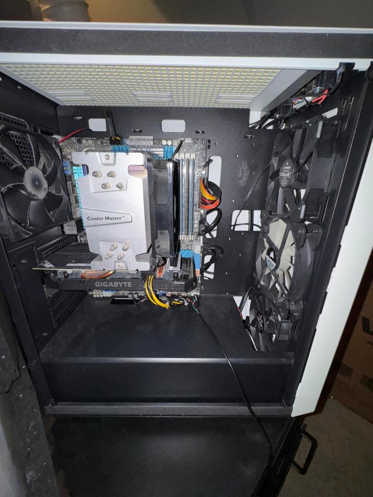 workstation / gaming pc met 1660s, Computers en Software, Desktop Pc's, Zo goed als nieuw, SSD, Gaming, Ophalen