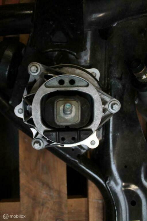 Support moteur G BMW 4 serie F32 F33 F36 F82 F83 2014-....