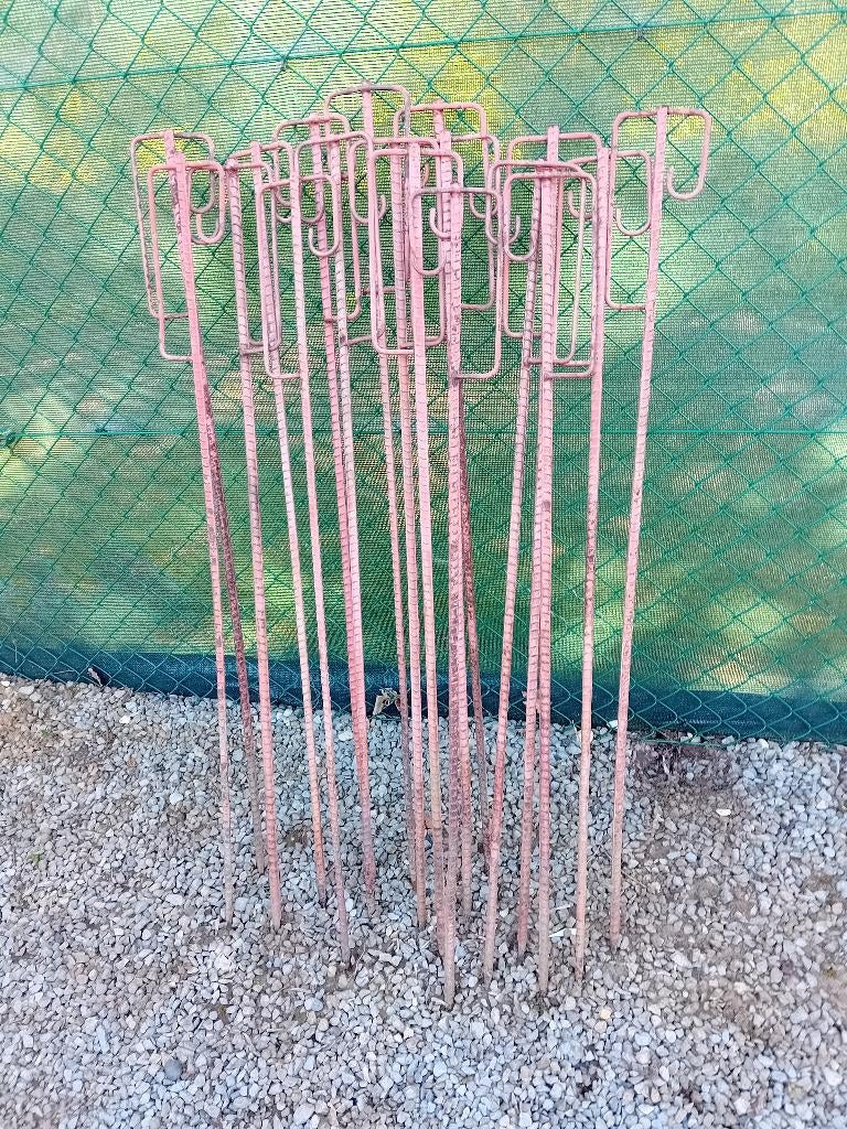 Piquets de sol 115cm 18 pièces, Enlèvement, Utilisé