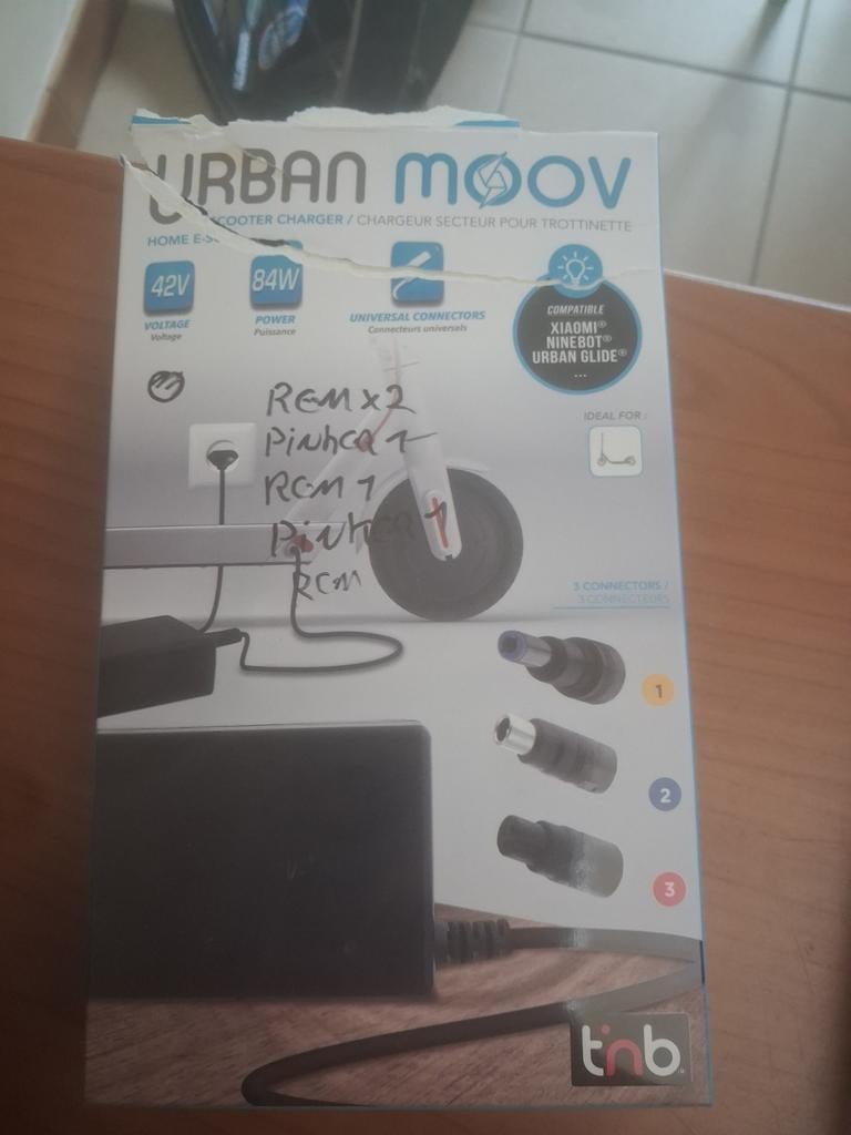 Chargeur universel 42V pour la trottinette avec preuve d'ach, TV, Hi-fi & Vidéo, Enlèvement