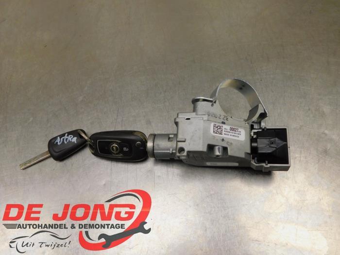 Serrure de contact + clé d'un Opel Astra, Autos : Pièces & Accessoires, -, Opel, 3 mois de garantie, Utilisé