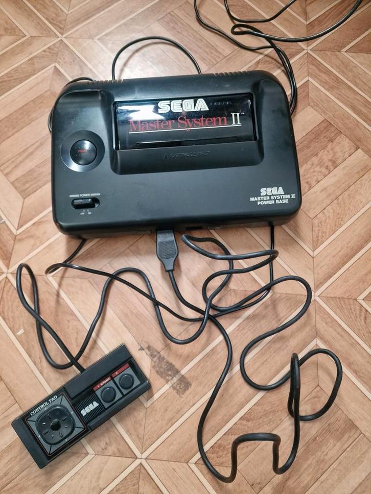 Sega Master System 2 + manette + jeu World Grand Prix, Games en Spelcomputers, Spelcomputers | Sega, Master System