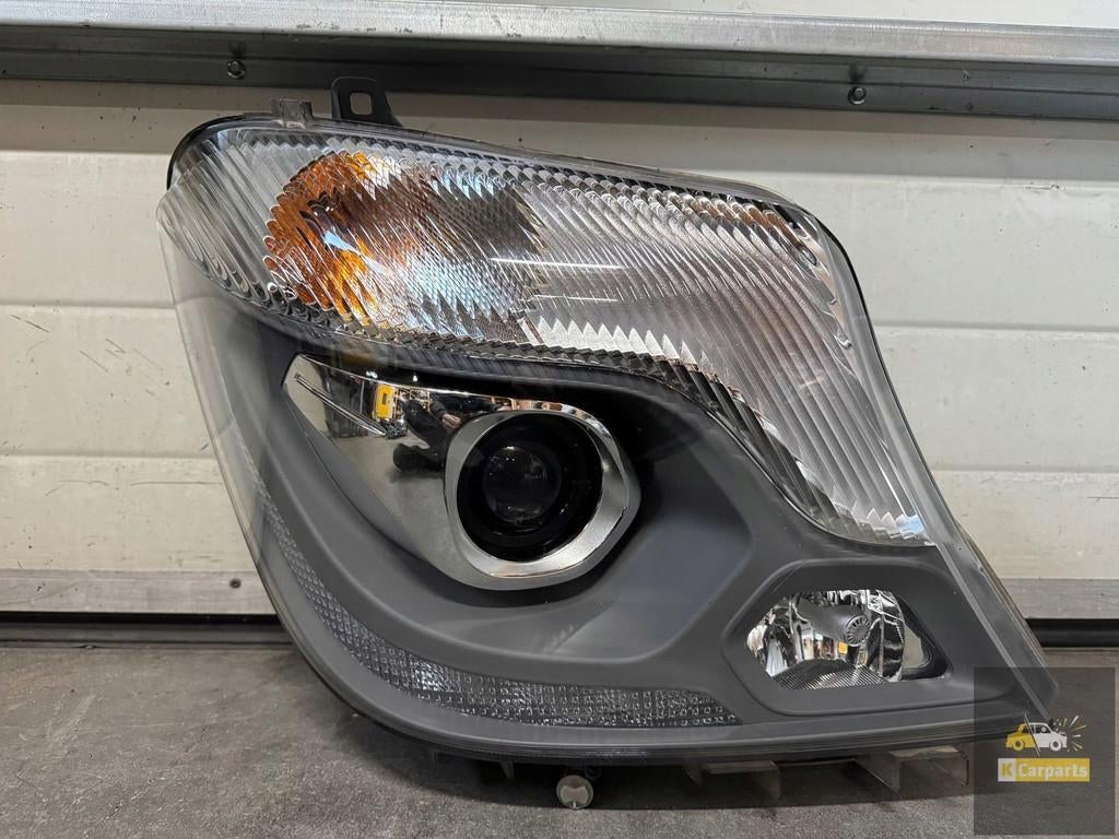 A9068203261, Mercedes Sprinter W 906 bi xenonlamp rechts LIF, Gebruikt, Mercedes-Benz AG, Mercedes-Benz, Mercedesstrasse 120
70372  Stuttgart, DE