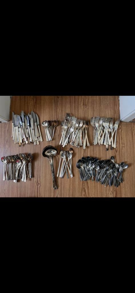 Plusieurs couverts, Enlèvement ou Envoi, Comme neuf