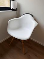 Eames replica kuipstoel, Huis en Inrichting, Ophalen, Kunststof, Gebruikt, Wit