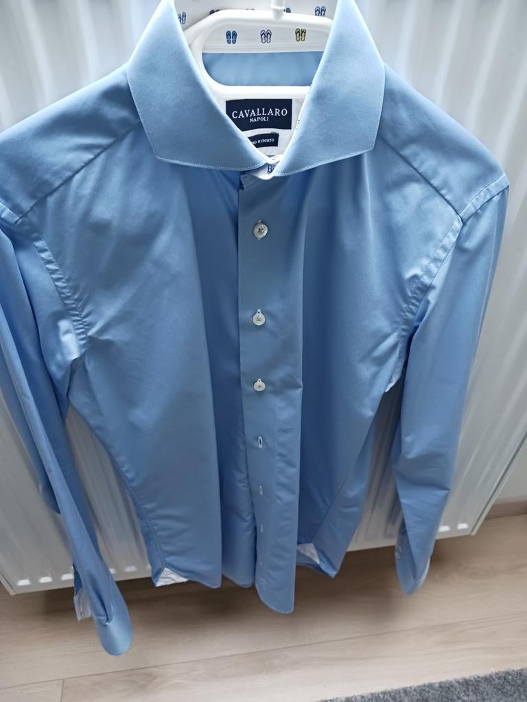 Blauw hemd merk Cavallaro net als nieuw te koop.M 38, Kleding | Heren, Overhemden, Ophalen, Zo goed als nieuw, Blauw, Cavallaro