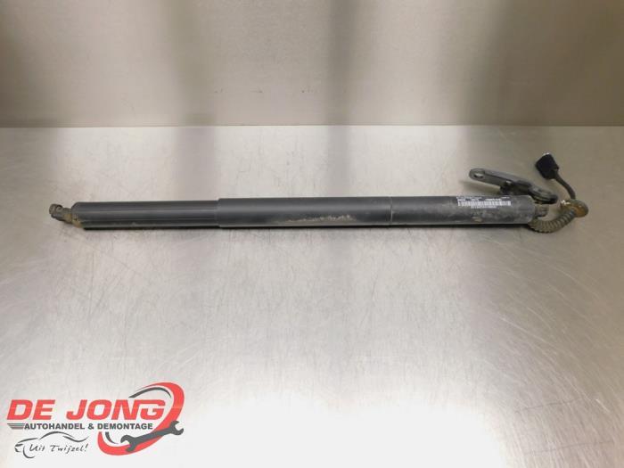 Gasdemper rechts-achter van een BMW 2-Serie, Gebruikt, -, -, Ophalen of Verzenden