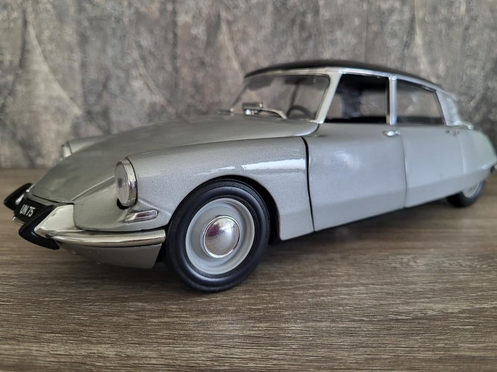 Citroën DS., Hobby en Vrije tijd, Modelauto's | 1:18, Solido, Ophalen of Verzenden