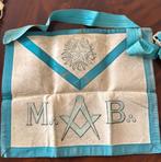 Tablier en cuir avec cordon bordé, Enlèvement