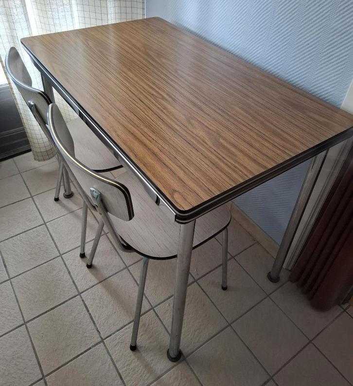 Vintage Formica keuken- eettafel met 2 bijpassende stoelen, Maison & Meubles, Tables | Tables à manger, Comme neuf, 50 à 100 cm