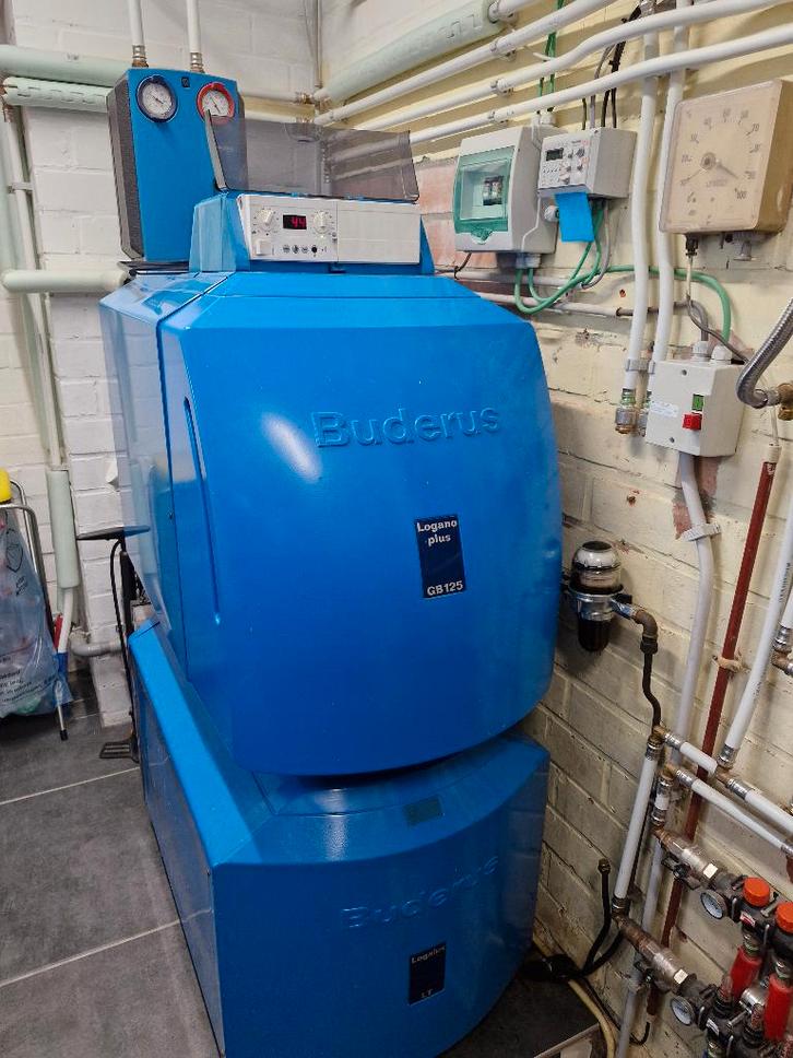 GERESERVEERD - Buderus Logano Plus GB125 stookolieketel, Bricolage & Construction, Chauffe-eau & Boilers, Utilisé, Boiler, Plus de 10 ans
