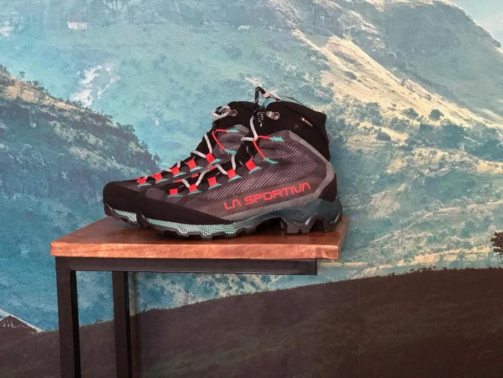 La Sportiva Dames Aequilibrium Hike GTX Schoenen maat 40.5, Sport en Fitness, Bergsport en Wandelen, Zo goed als nieuw, Schoenen