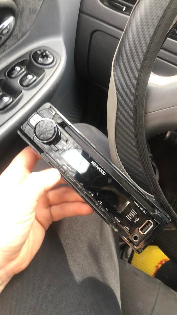 Kenwood auto sterio muziek, Ophalen