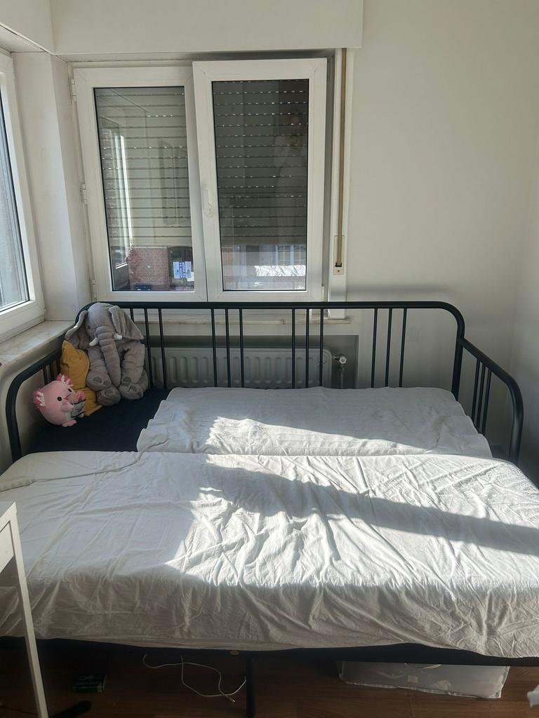 Bed zwart metaal IKEA, Huis en Inrichting, Slaapkamer | Bedden, Zo goed als nieuw, Twijfelaar, 80 cm, 200 cm, Metaal, Zwart, Ophalen