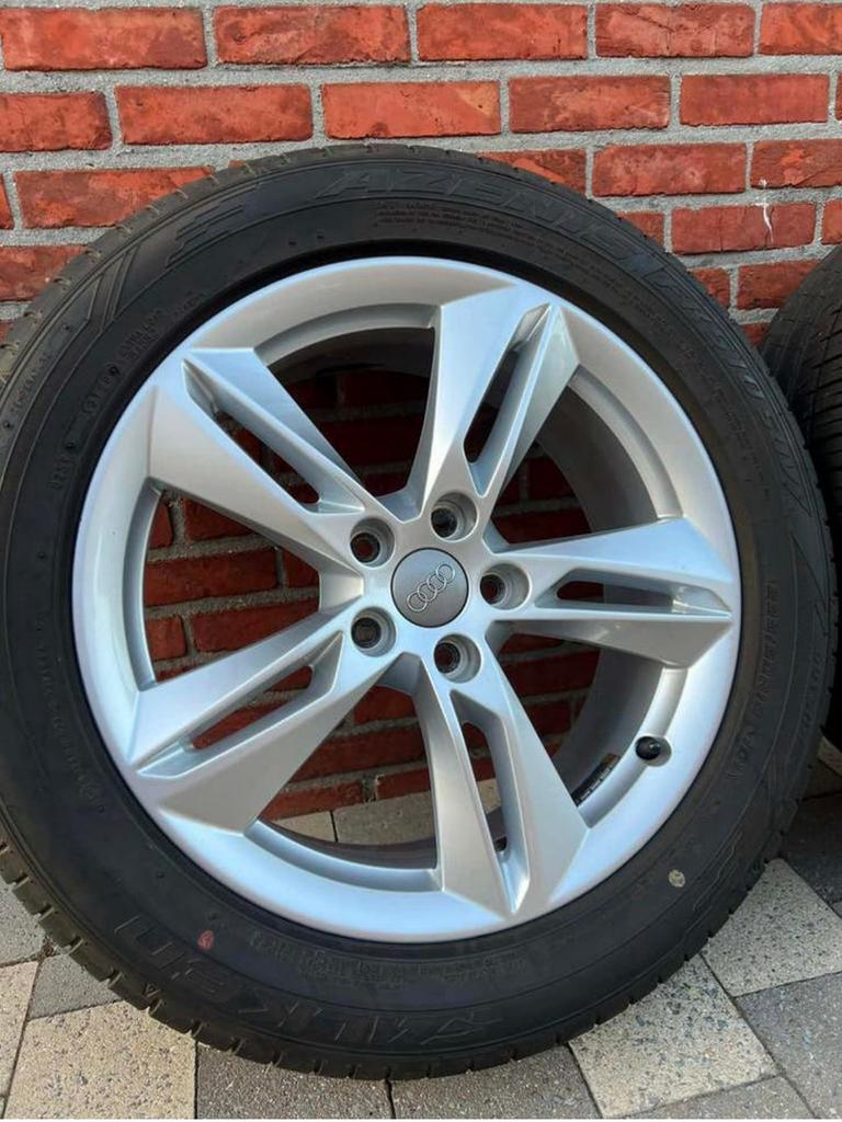 AUDI Q3 ZOMERSET - 235/50/R18 BIJNA NIEUW, Auto-onderdelen, Banden en Velgen, Banden en Velgen, Zomerbanden, 18 inch, 235 mm, Personenwagen