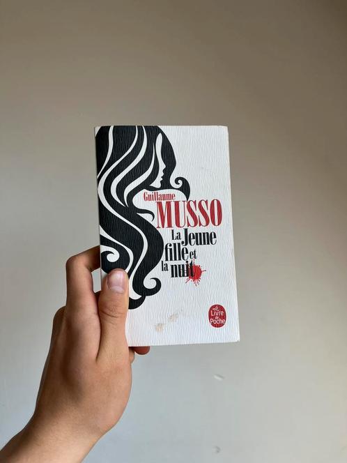 Guillaume Musso „Het jonge meisje en de nacht”, Boeken, Romans, Zo goed als nieuw, Ophalen of Verzenden