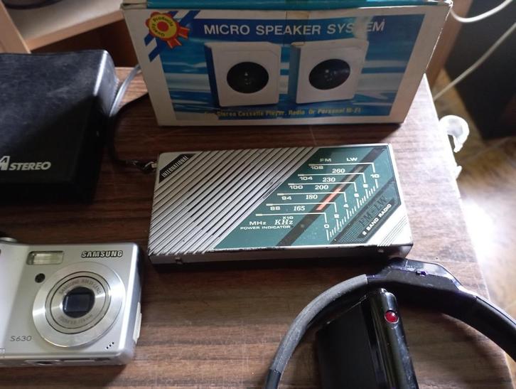 Veel vintage apparaten die moeten worden gereviseerd (radio,, Verzamelen, Elektronische Apparatuur, Overige typen, Ophalen