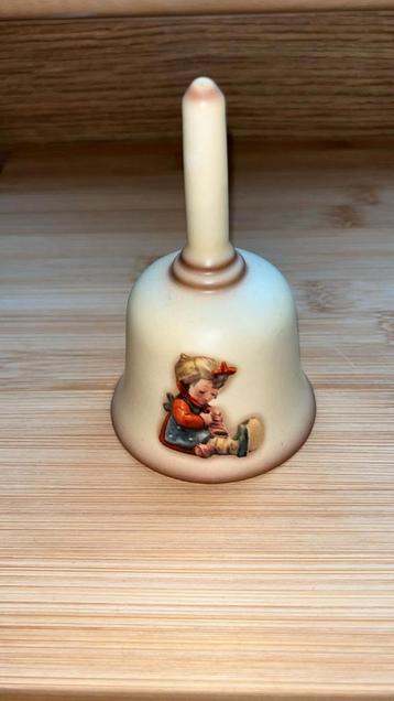 Hummelbel beschikbaar voor biedingen