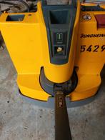 Jungheinrich EJE 220 met batterij lader, Ophalen, Gebruikt