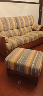 Salon tissu composé d'un canapé lit 2p, fauteuil 1p et pouf., Enlèvement