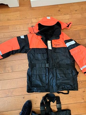 Veste et pantalon pour sport maritime  beschikbaar voor biedingen