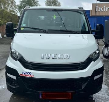 IVECO DAILY 35C15 3.0LTR DUB.CAB 7 PL 110 KW 150Pk 12/2017, Autos, Achat, Boîte manuelle, Noir, 5 portes