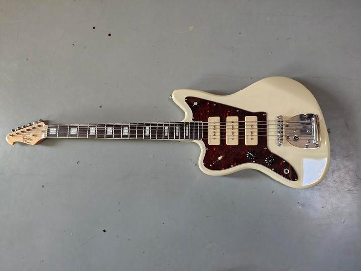 Revelation RJT-60-b baritone links, Muziek en Instrumenten, Snaarinstrumenten | Gitaren | Bas, Ophalen