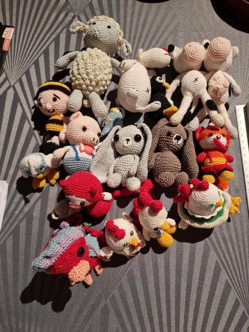 Een volledig pakketje met zelf gemaakte knuffels!   Een prij, Hobby & Loisirs créatifs, Tricot & Crochet, Neuf, Crochet, Enlèvement ou Envoi